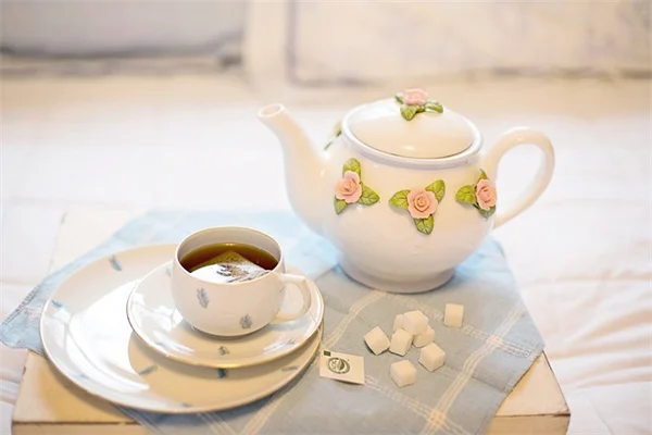 ポトスを茂らせる剪定と増やし方｜ひょろひょろを解消する簡単なコツ